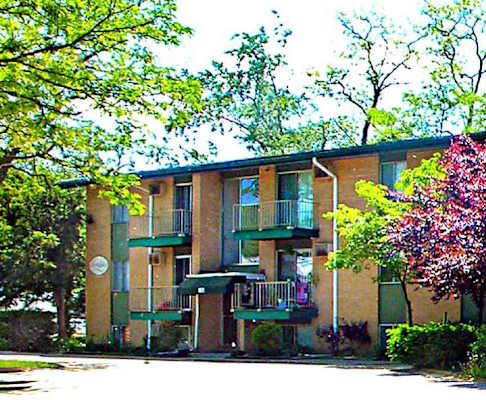 Berea Lakes Apartments property